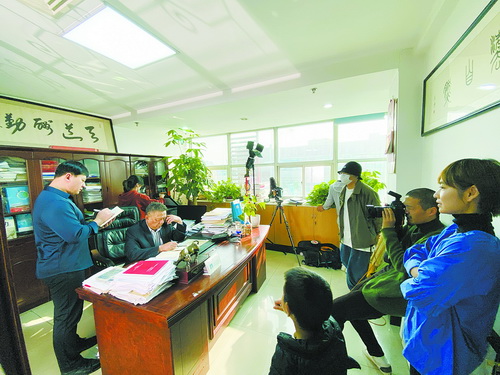 ▲摄影师用镜头记录下街道的点滴。