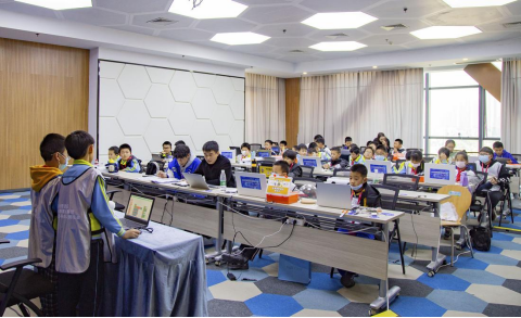 漳州开发区中小学创客大赛暨人工智能与机器人挑战赛成功举办