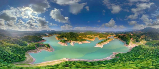 龙湖全景
