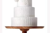  Winter wedding creative dessert table wedding cake wearing "sweater"