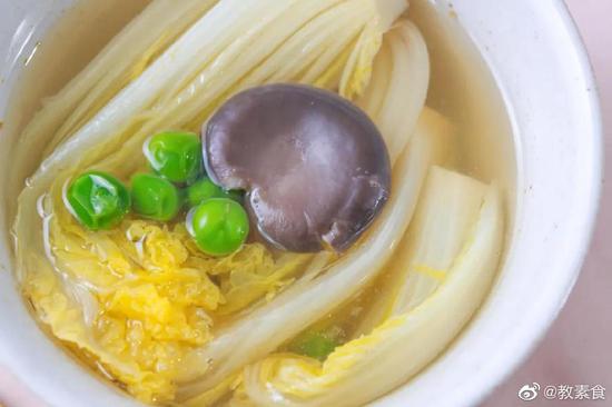 低盐无油白灼娃娃菜。(图片来源:教素食)