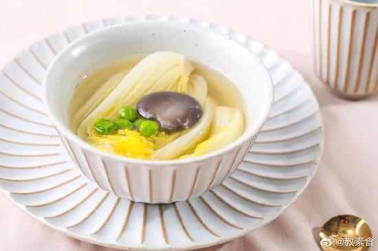 这道菜可以说是 0 难度,厨房小白都可以轻松拿下!(图片来源:教素食)