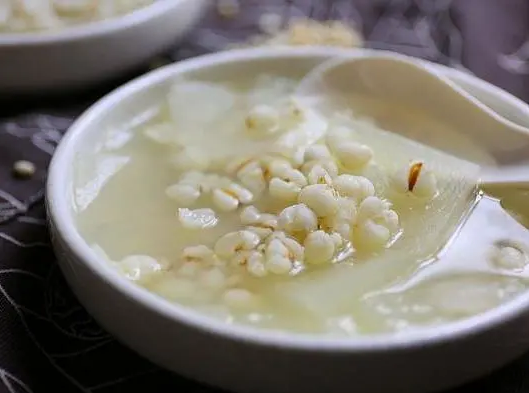 素食养生:冬瓜薏米糖水(图片来源:灵隐寺)