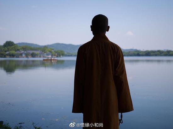 若是闻了法，你不去做，没作用。（摄影：@惜缘小和尚）