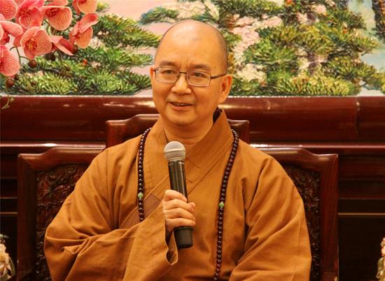 学诚大和尚作了《汉传佛教教职人员的培养与管理》专题讲座，勉励教职人员要坚定信仰、明确宗旨、树立目标