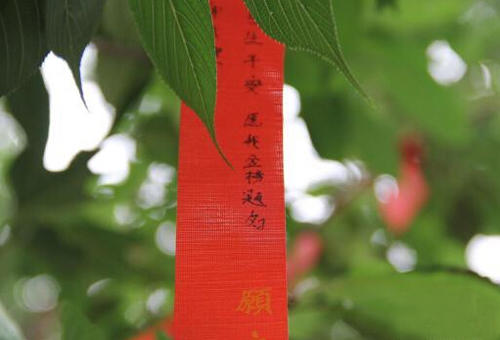 如何看待高考祈福现象