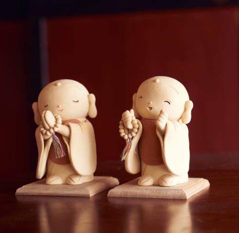 以随喜代替忌妒； 以随和代替孤傲；以随缘代替执著； 以随力代替勉强