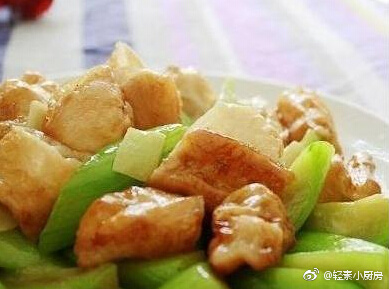 素食养生：油条烧丝瓜