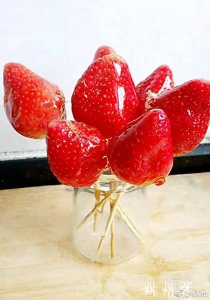 素食养生:冰糖草莓
