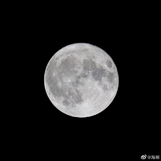 大地山河尽皆清净法身,明暗色空总是遮那妙体。(摄影:海朝)
