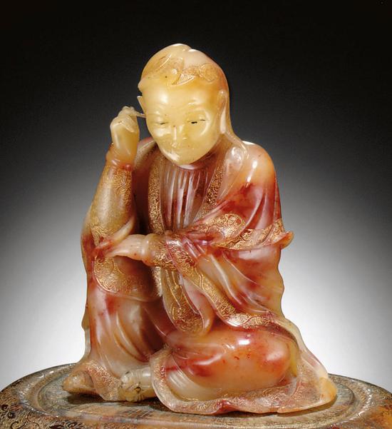 十八世纪精美的皂石雕刻：那迦犀那尊者（挖耳罗汉）坐像（局部细节）