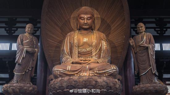 有所求的拜佛，不能算是修菩萨行。（摄影：@惜缘小和尚）