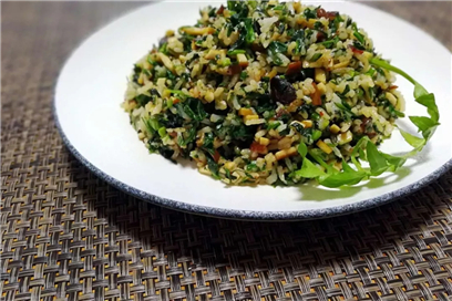 素食养生：荠菜香菇炒饭