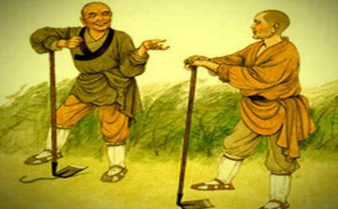 禅味小故事：禅师锄草