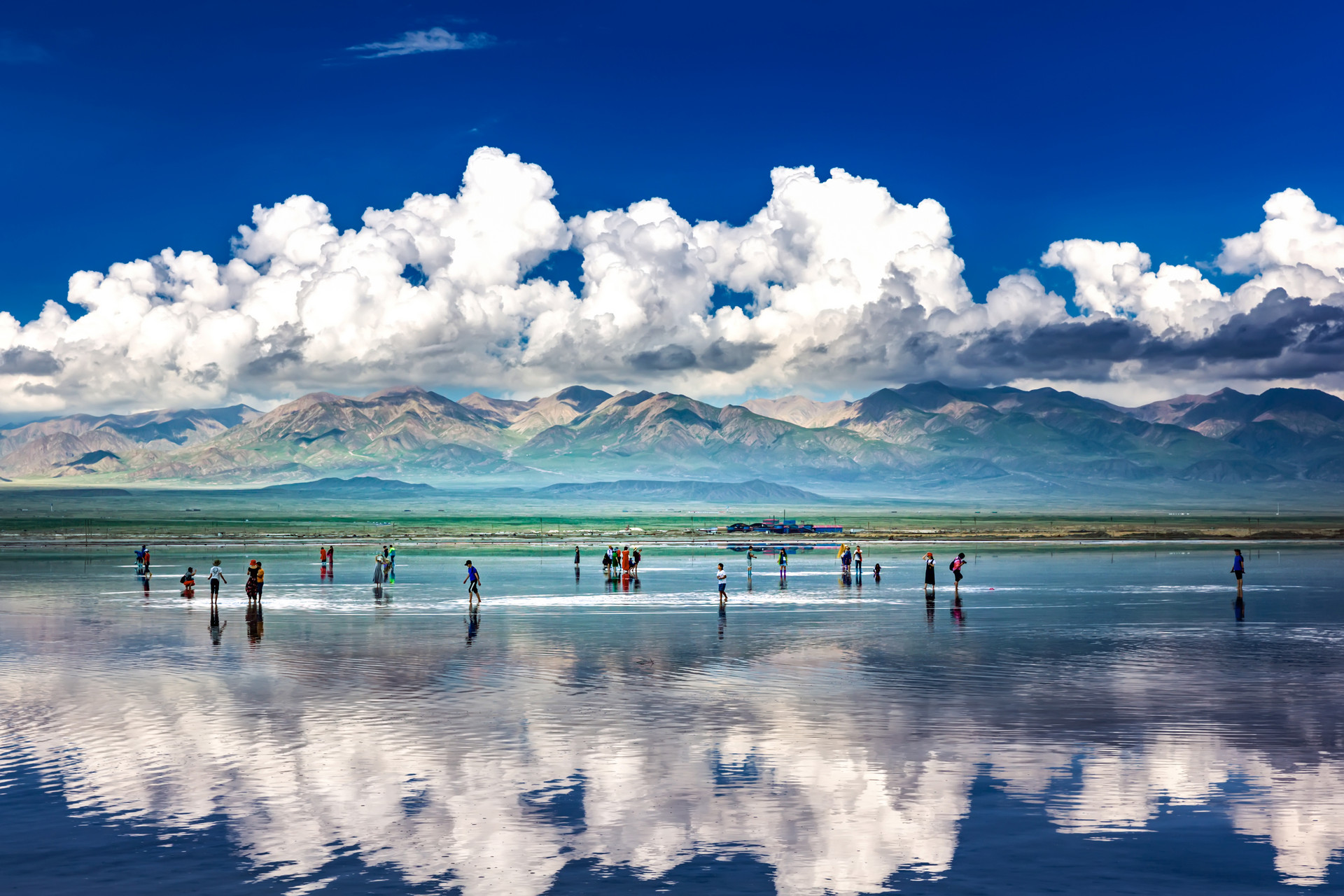 新疆的天空之镜，乌鲁木齐的新晋网红景区——达坂城Guhya盐湖_古海雅