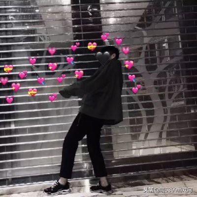 被爱心击中的情侣个性头像一男一女 高调幸福