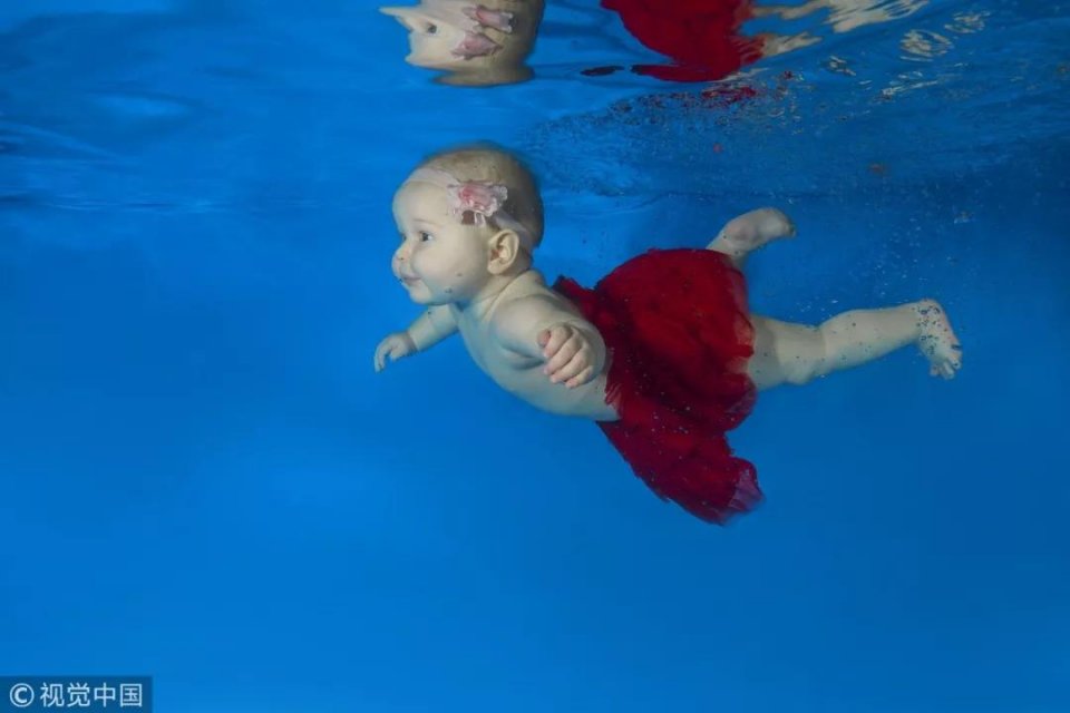幼儿早教游泳溺亡:家长们醒醒吧,泳池里根本没