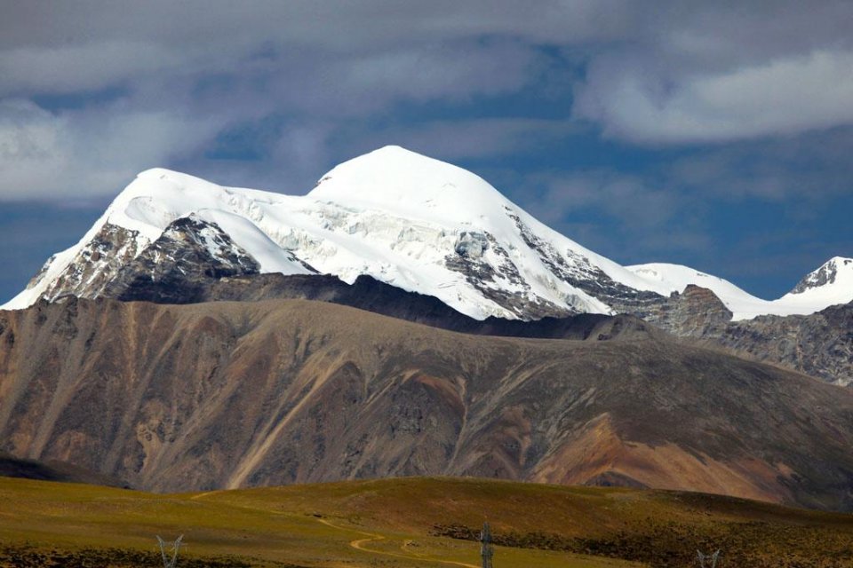 藏民心目中的神山念青唐古拉山