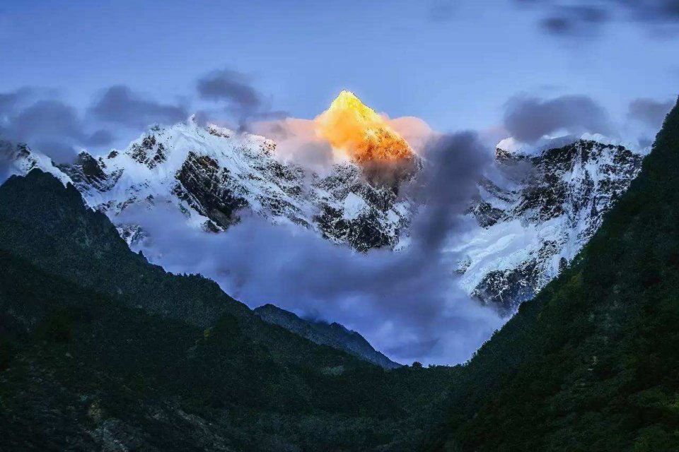 比贡嘎山更仙，曾为中国最美山峰第一名，说十人九不遇