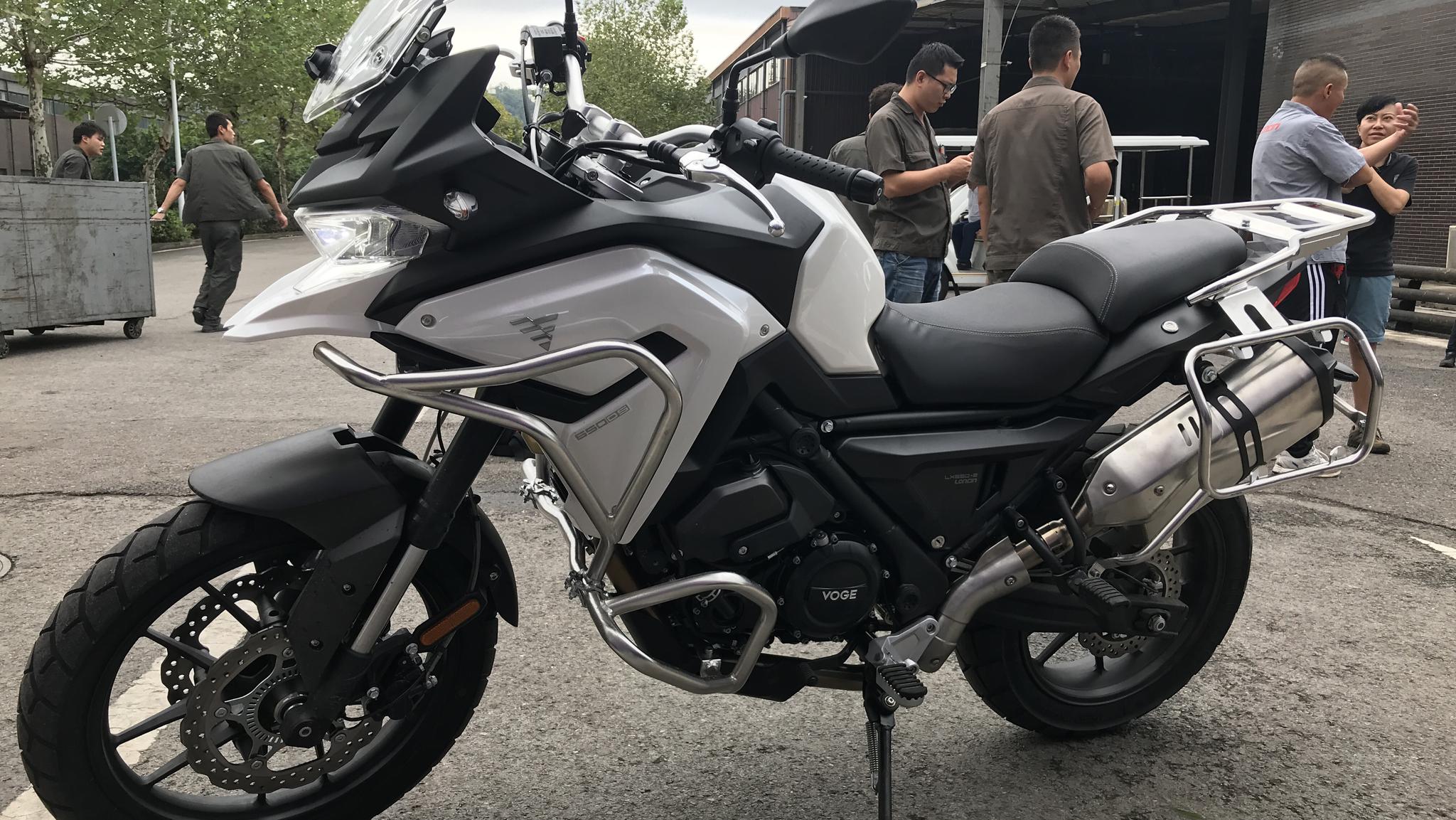 实拍采用宝马650发动机的隆鑫无极650ds拉力