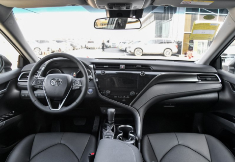 凯美瑞也不是对手 TA用实力告诉你谁是值得买的中高级车