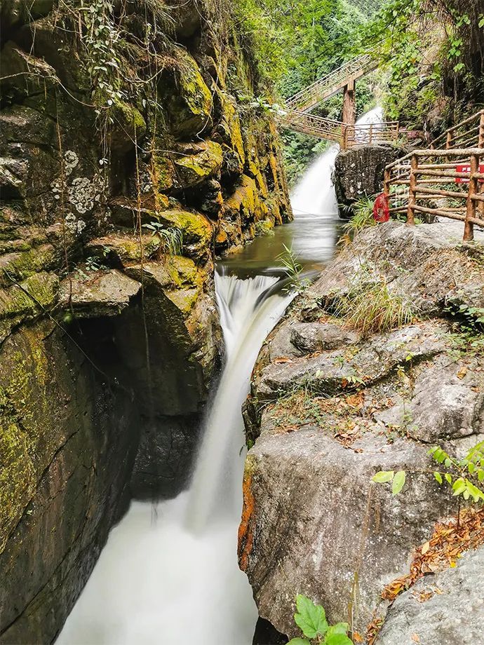 廣東有個“嶺南第一瀑”，竟然可以媲美黃果樹瀑布，而且還分5級