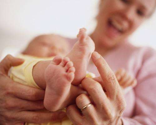 医生怀疑宝宝有先天性甲状腺功能低下,等42天