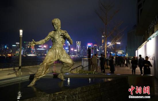 香港星光大道三年后重开 续写一代游客的“香港记忆”