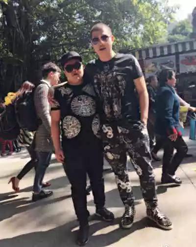 本以为快手一哥是二驴,看到身价上亿的他,网友