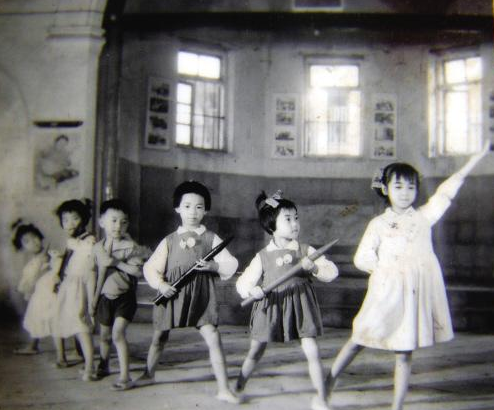 80后看60年代这些老照片,有很多我看不懂,对比起来好纠结