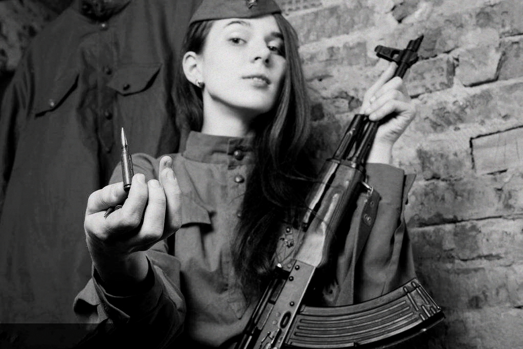 女主穿婚纱穿越到战场_女主穿越古代战场头像(2)