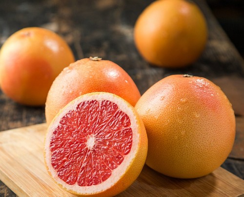 你猜葡萄柚是什么，是葡萄还是柚子？看完你就明白了|葡萄柚|柚子|果肉_新浪新闻
