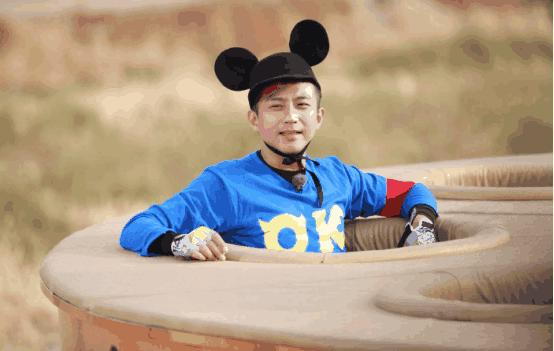 邓超打篮球视频配文:老了,粉丝却来抬杠?