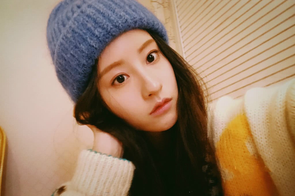 16岁凭一组照片走红,22岁获惊喜女演员奖,网友:剧还没