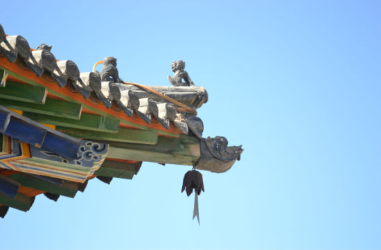 房檐上的铃铛