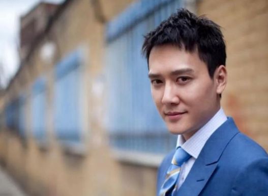 赵丽颖嫁对人了,冯绍峰不渣 ,大方称赞赵丽颖