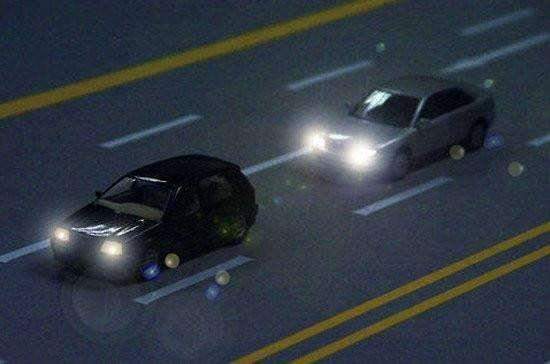 夜间开车上高速，牢记4个安全行车守则，事故率大大降低！