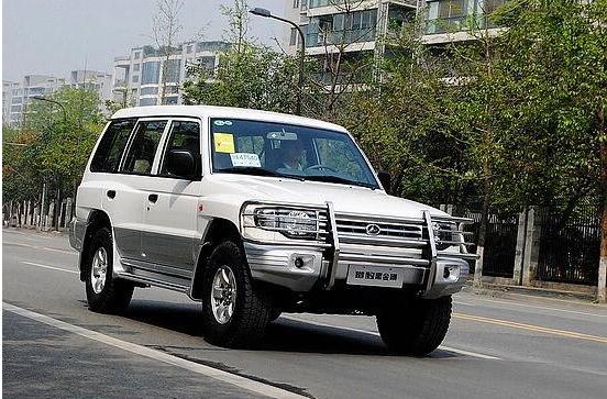 可惜了这款国产越野车!曾把霸道踩在脚下,入藏没压力,无奈停产
