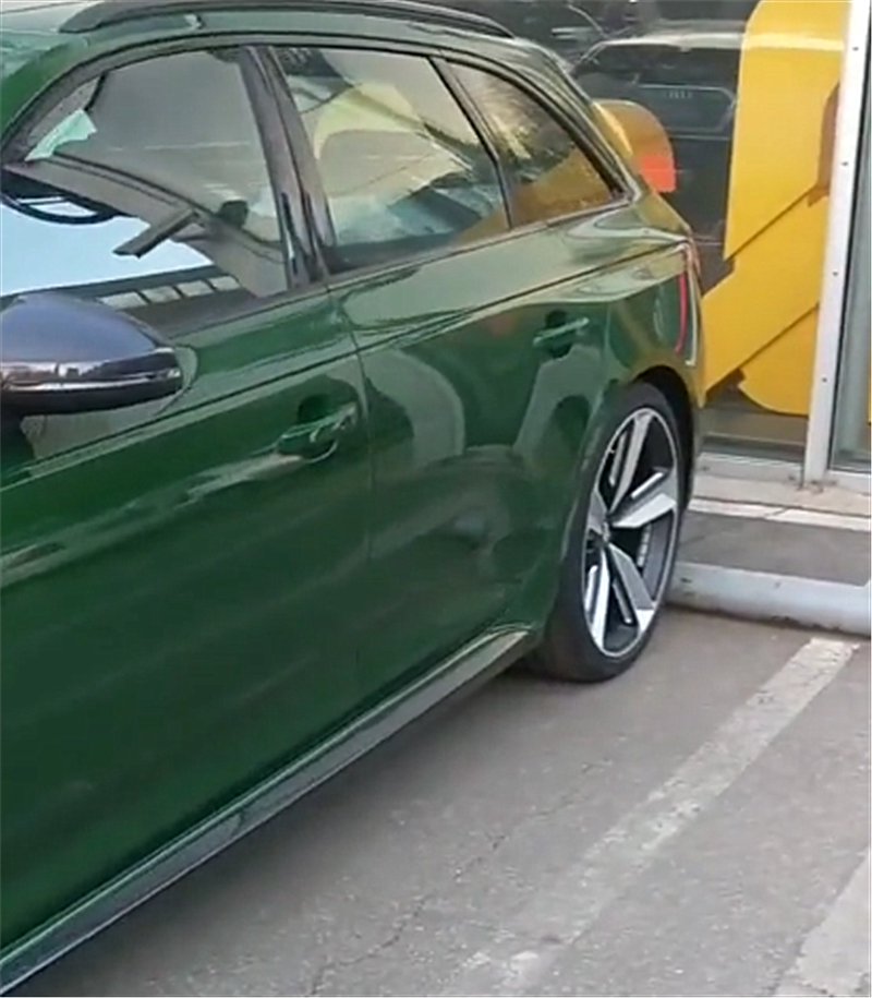 “橄榄绿”RS4到店,4.1秒破百,外观低调仍被称“买菜车”