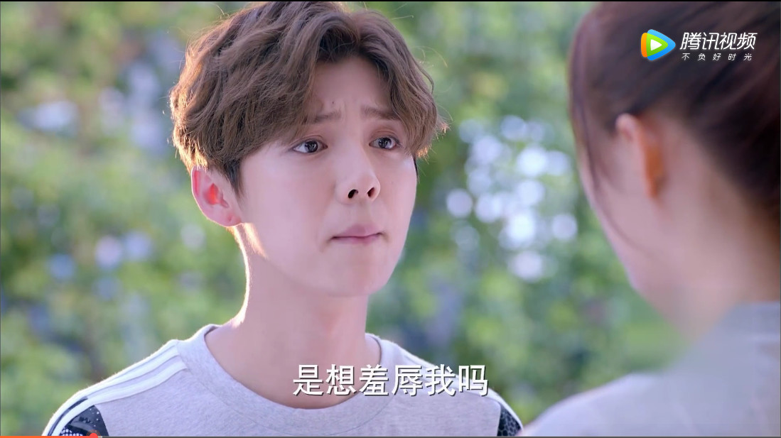 《甜蜜暴击》:鹿晗关晓彤教你如何用拳头秀出真恩爱?