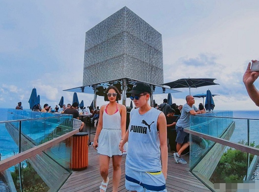 又有两位女星结婚了！一位官宣成为了陈太太，一位娶了同性女友