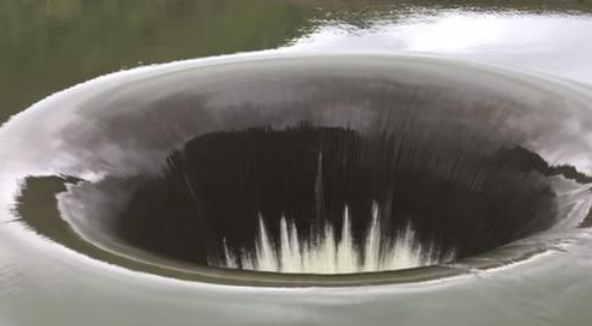 每天“喝”掉3000吨水的天坑,那些水去哪了?科学家用染料跟踪!