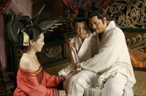 戚夫人被吕雉做成人彘,为什么都说她是自找的?