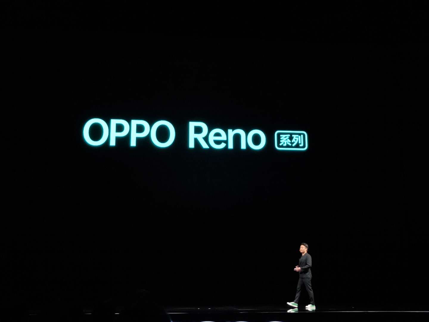 换logo,10倍变焦!oppo发布全新系列reno手机,售价2999