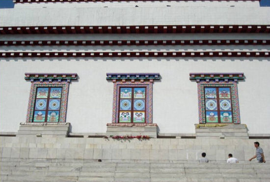 新浪旅游配图:宝尔汗佛塔 摄影:博陵_