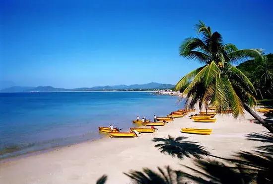 三亚，北纬18℃的蔚蓝，总能将冬天过成夏天！