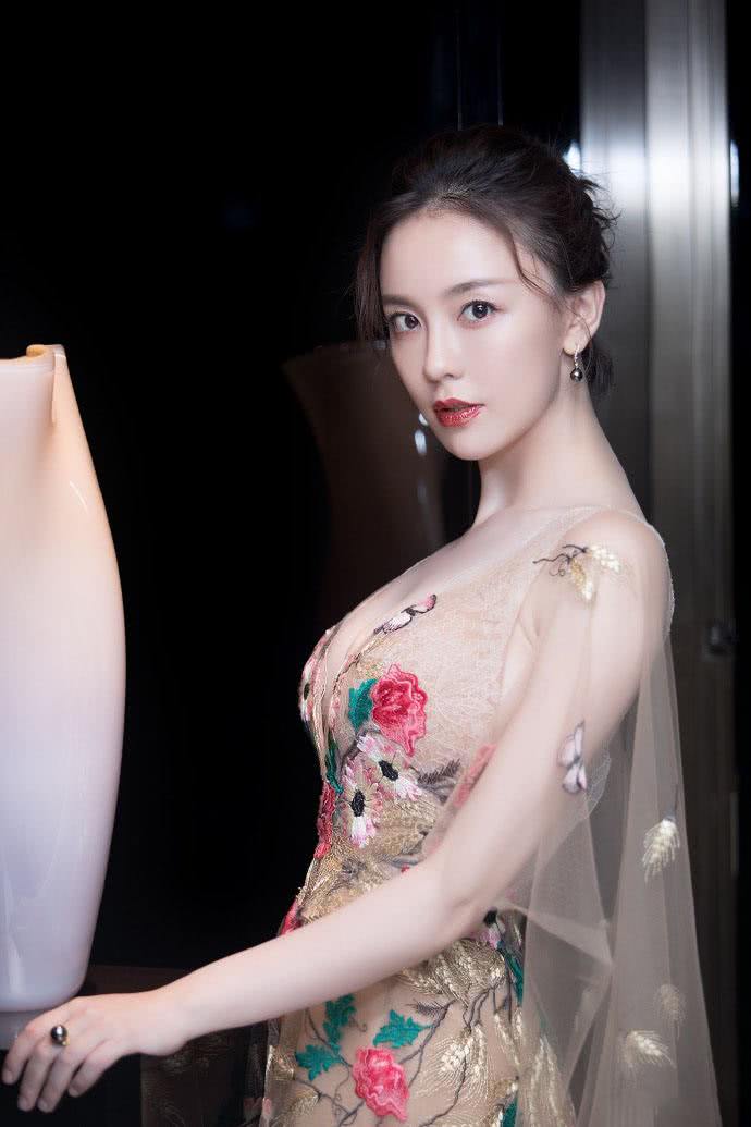 吕佳容内衣_吕佳容性感内衣图片(2)