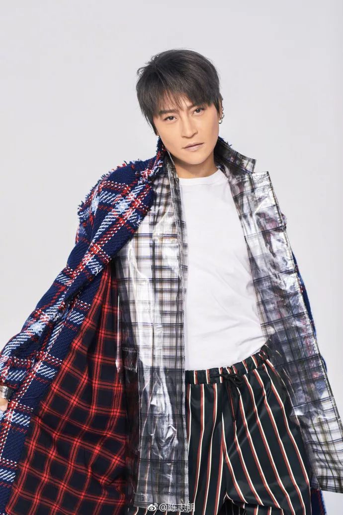 王源锡纸烫造型曝光?陈志朋父母家遭人纵火?