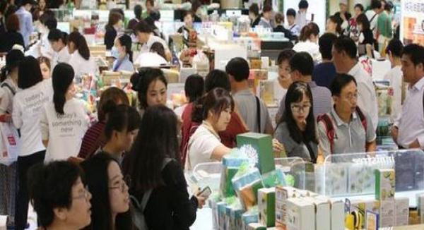 比越南更可恨的国家!看见中国人就骂,网友怒了