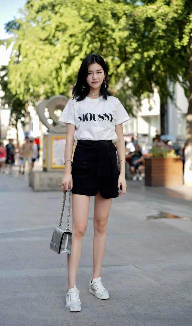白色t恤配什么颜色短裙好看 8fEk-htacqwv2816810.jpg